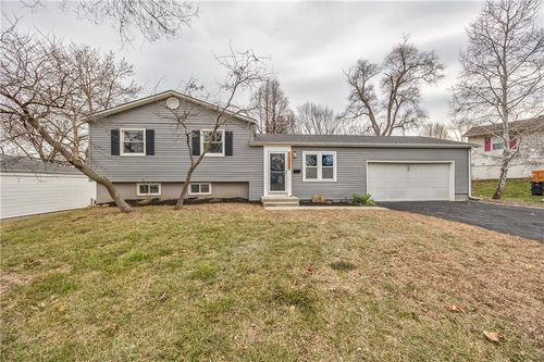 10009 Grandview Dr, Overland Park, KS, 66212-4143 | Card Image