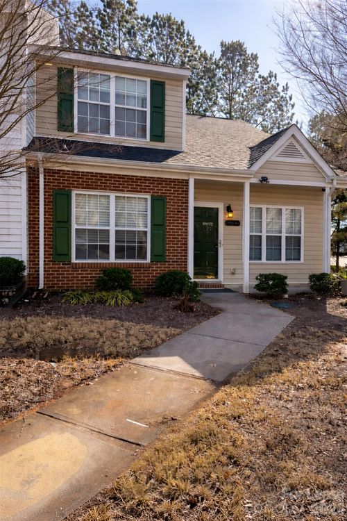 111 Lynch Cir, Mooresville, NC, 28117-6915 | Card Image