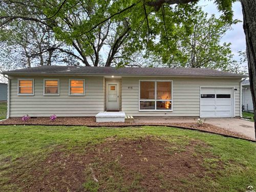 915 W 22nd Ter, Lawrence, KS, 66046-2847 | Card Image