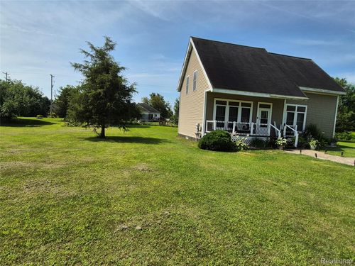 129 Kathy Ln, Brooklyn, MI, 49230-9765 | Card Image