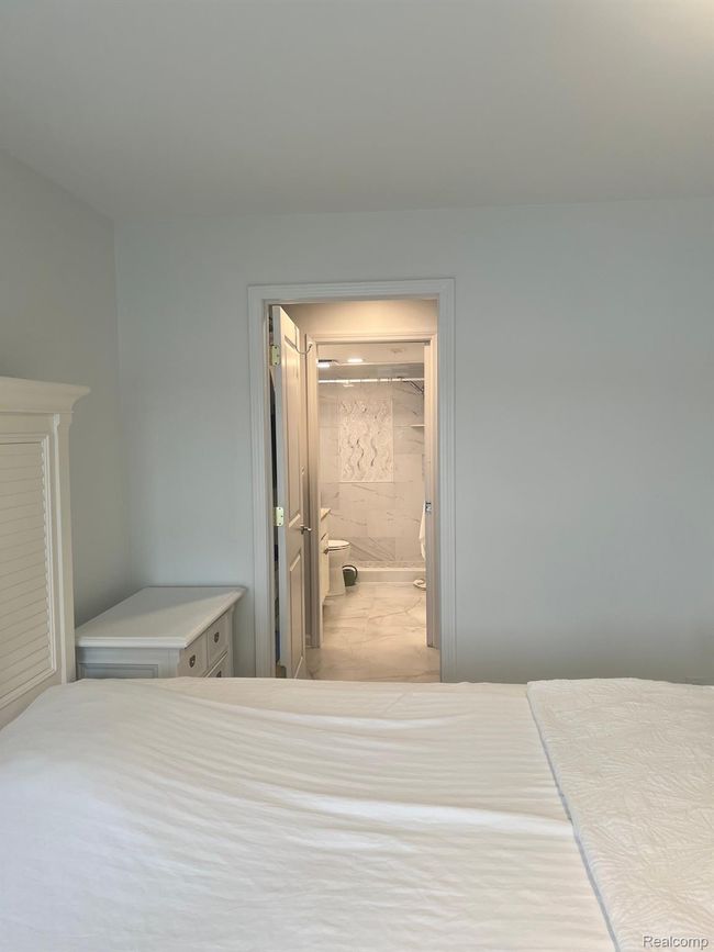 Master suite-3 | Image 18