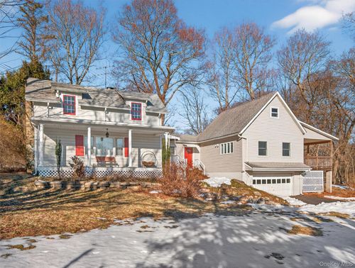 325 Haverstraw Rd, Suffern, NY, 10901-3133 | Card Image