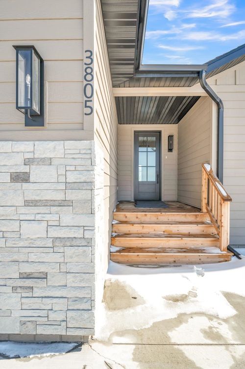 3805 Sunner Ave, Spirit Lake, IA, 51360-7691 | Card Image