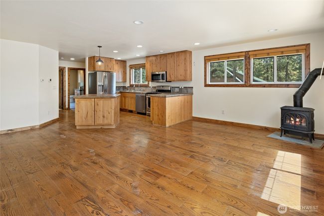 Bedrooms and bath of the kitchen | Image 7