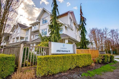8-6965 Hastings St, Burnaby, BC, V5B1S9 | Card Image