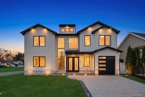 19 Arrow Ln, Hicksville, NY, 11801-4451 | Card Image