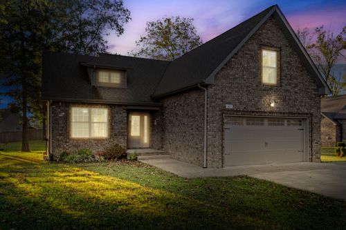 140 Irish Oaks Dr, Portland, TN, 37148-2249 | Card Image