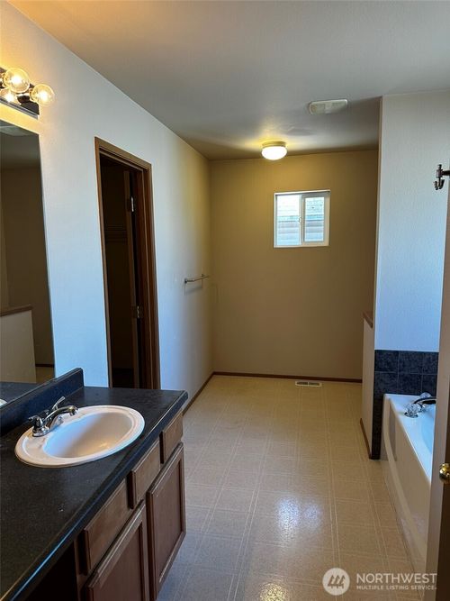 15360 146th Pl Se, Renton, WA, 98058-8115 | Card Image