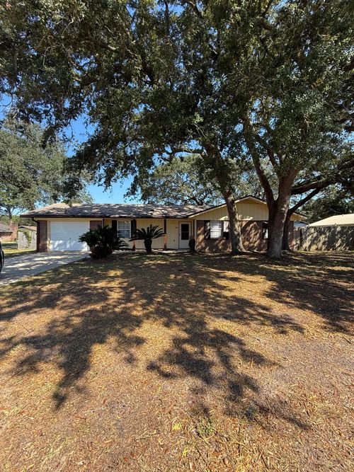 89 11th Avenue Avenue, SHALIMAR, FL, 32579 | Card Image