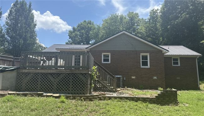 7768 Ekom Beach Rd, House other with 3 bedrooms, 2 bathrooms and null parking in Ware Shoals SC | Image 4