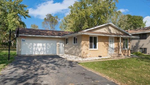 2917 Monroe Pl, Saint Cloud, MN, 56303-1652 | Card Image