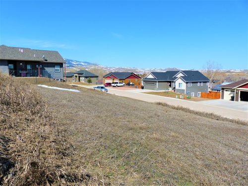 24 Black Mountain Dr, Dayton, WY, 82836-5011 | Card Image