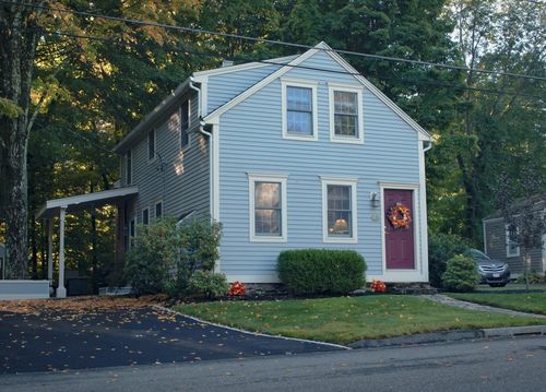 20 Charlton St, Sturbridge, MA, 01566-1249 | Card Image