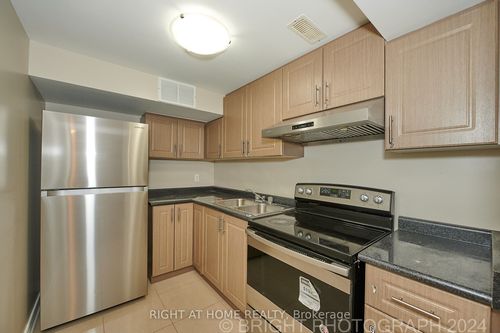 36 Ladner Dr, North York, ON, M2J3Z7 | Card Image
