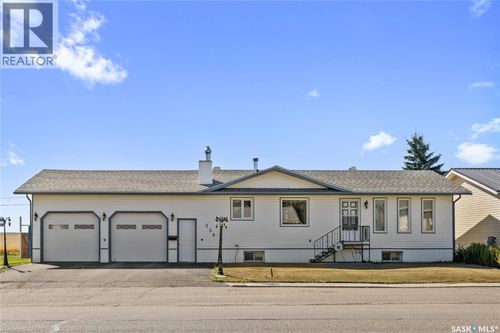 338 2nd Ave W, Montmartre, SK, S0G3M0 | Card Image