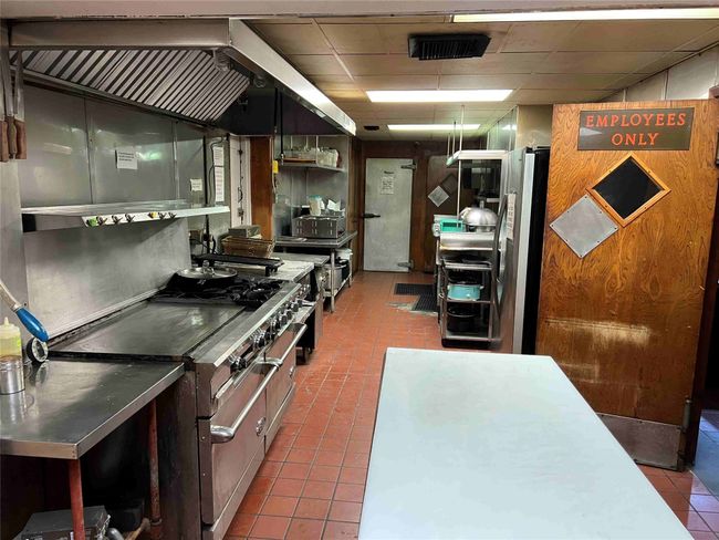 Kitchen area | Image 24