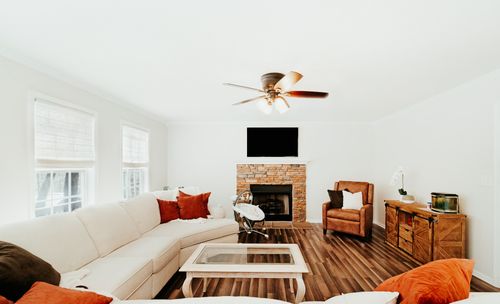 570 Winding Bluff Way, Clarksville, TN, 37040-5760 | Card Image