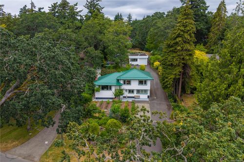 628 Fernhill Rd, Esquimalt, BC, V9A4Y9 | Card Image