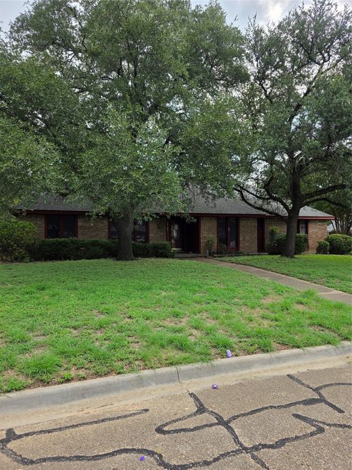 1115 Green River Trl, Cleburne, TX, 76033-6114 | Card Image