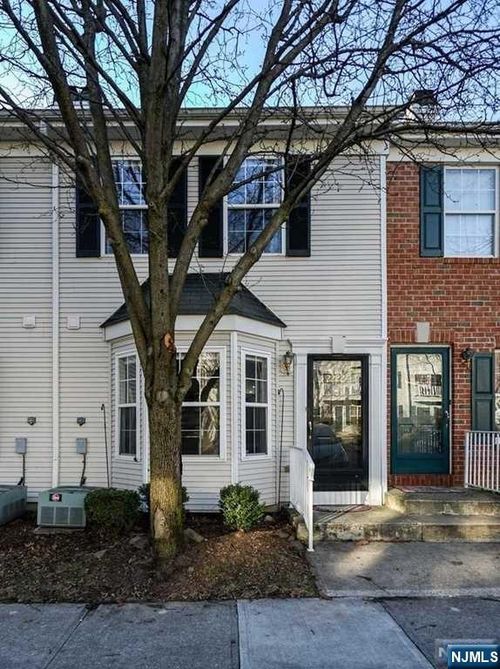 2222 Lancaster Ct, Mahwah, NJ, 07430-3823 | Card Image