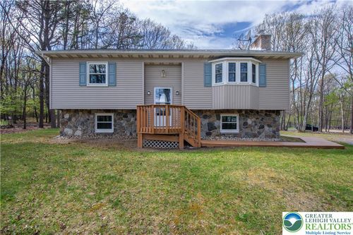 107 Shenkel Rd, Effort, PA, 18330-9044 | Card Image