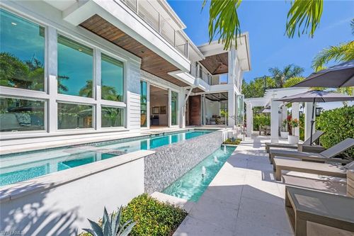 783 11th Ave, NAPLES, FL, 34102-7317 | Card Image