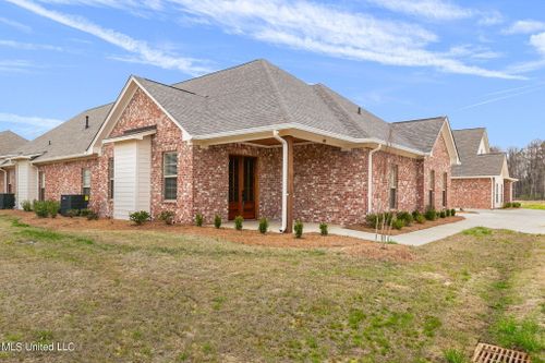 340 Freedom Ring Dr, Brandon, MS, 39047-1810 | Card Image