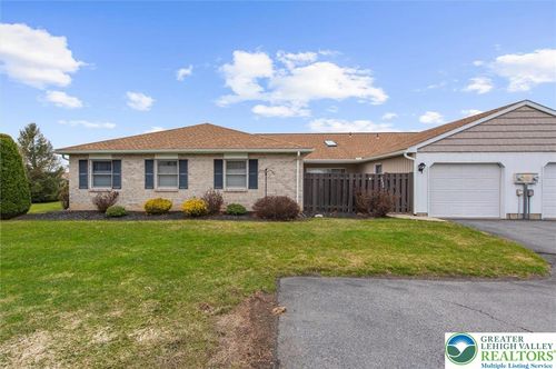 5692 Burning Tree Ln, Macungie, PA, 18062-8700 | Card Image