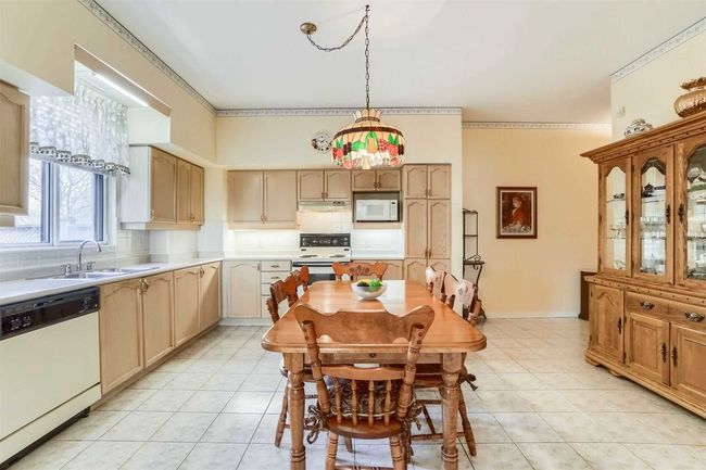 116 - 2506 Rutherford Rd, Condo with 2 bedrooms, 2 bathrooms and 1 parking in Concord ON | Image 11