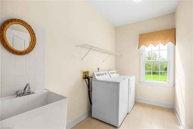 Laundry | Image 24