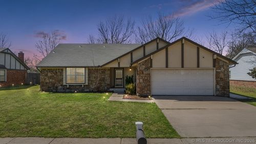 3866 98th East Ave, Tulsa, OK, 74146-2423 | Card Image