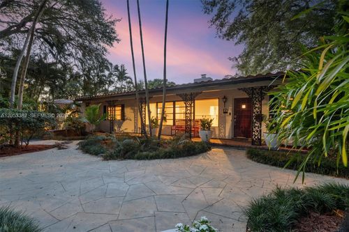 275 Ne 94th St, Miami Shores, FL, 33138-2829 | Card Image