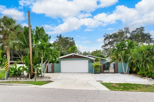 2598 Wood St, SARASOTA, FL, 34237-8112 | Card Image