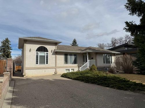 3315 Parkside Dr S, Lethbridge, AB, T1J1N2 | Card Image