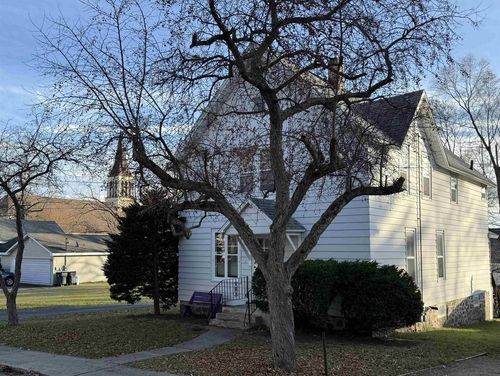 246 Clay St, Montello, WI, 53949-9791 | Card Image