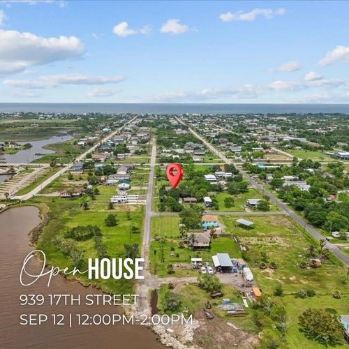 939 17th St, Dickinson, TX, 77539-2710 | Card Image