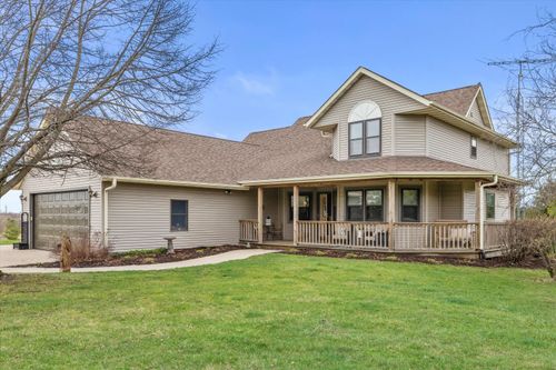 820 172nd Ave, Union Grove, WI, 53182-9412 | Card Image