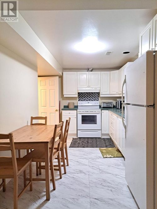 bsmt-22 Townley Cres, Brampton, ON, L6Z4S9 | Card Image