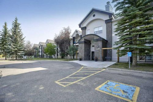 207-2022 Canyon Meadows Dr Se, Calgary, AB, T2J7H1 | Card Image