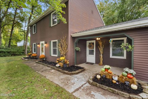 5 Huntwood Drive, Clifton Park, NY, 12065 | Card Image