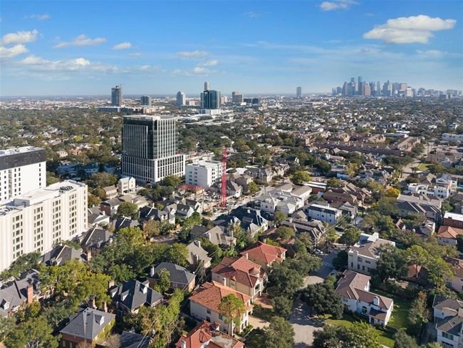 Mimosa Terrace is nestled within the charming River Oaks neighborhood, providing residents with the services and amenities of a modern building in a welcoming environment. This location seamlessly combines the convenience of building living with the unique character of the neighborhood, resulting in an exceptional living experience. | Image 5