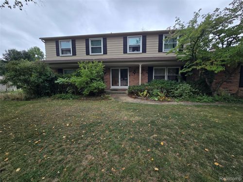 31129 Sturbridge St, Farmington Hills, MI, 48331-1357 | Card Image