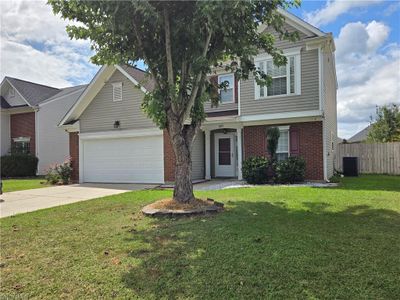 8819 Firestreak Drive, House other with 3 bedrooms, 2 bathrooms and null parking in Charlotte NC | Image 3