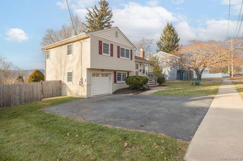 5 Foxwood Ave, Suffern, NY, 10901-7637 | Card Image