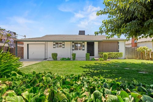 1038 Jay St, Olivehurst, CA, 95961-6727 | Card Image