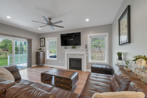 31 Carriage Hill Rd, Wilton, NH, 03086-5345 | Card Image