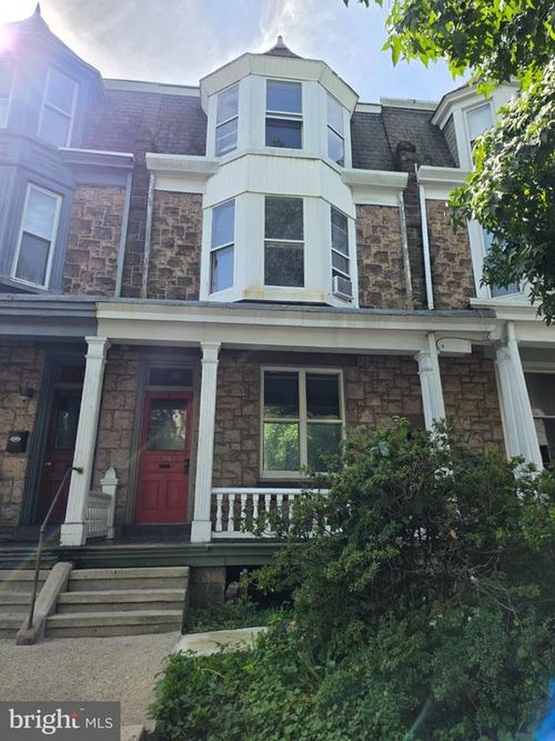 142 W Douglass St, READING, PA, 19601-2087 | Card Image