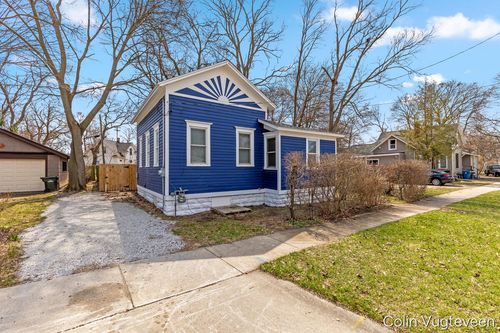 247 Strong Ave, Muskegon, MI, 49441-2035 | Card Image