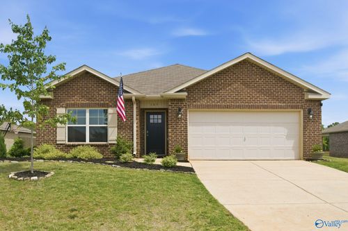 105 Tea Tree Ct, Hazel Green, AL, 35750-5201 | Card Image