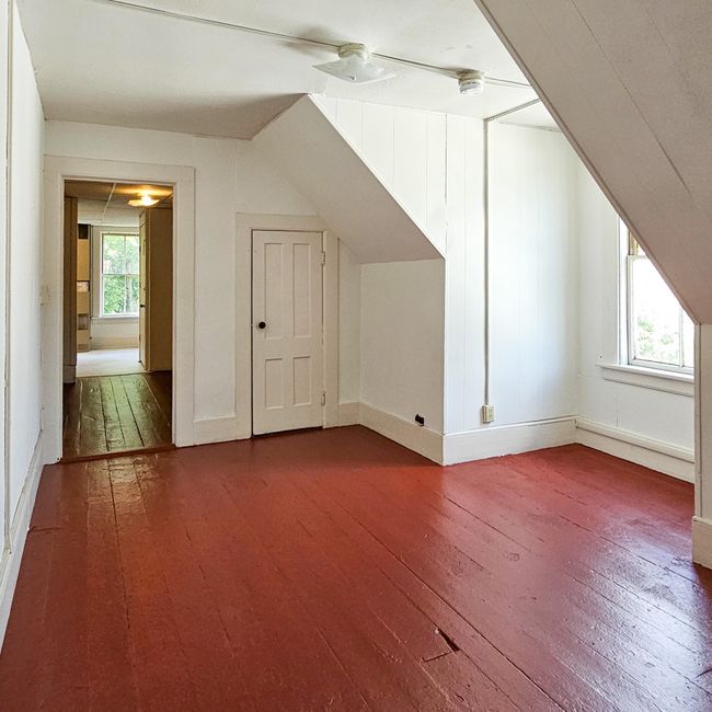 61 Williams St, Home with 0 bedrooms, 3 bathrooms and null parking in Bellows Falls VT | Image 9